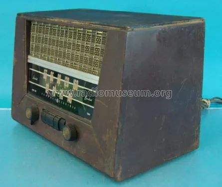 1946年,三款通用电气公司制造的收音机产品广告